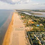 Spacious Flat With Sea View Terrace - Beahost